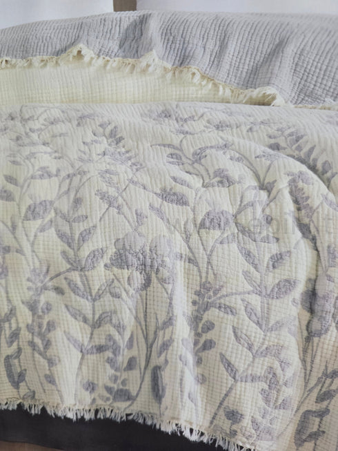 Prabangi dvipusė medvilninė Muslin lovatiesė "Fiora", pilkos/pieno baltos spalvos